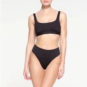 NWT - Skims Recycled Swim Tank Bikini Top - Onyx - size large